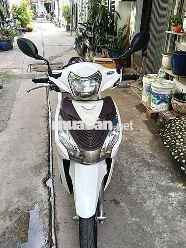 Xe Vision màu trắng của Honda sản xuất