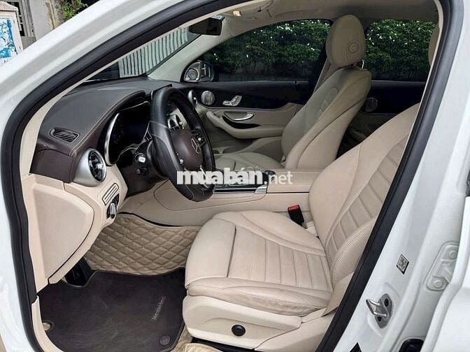 Mercedes-Benz GLC 300 4Matic trắng 2021- 38000 km