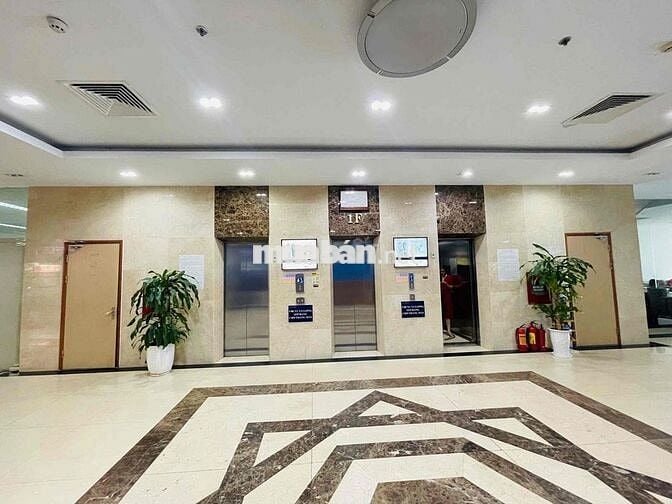 Văn phòng phố Duy Tân. Full nội thất bàn ghế. Diện tích đa dạng .