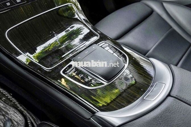 Mercedes Benz GLC 2021 200 - 55000 km