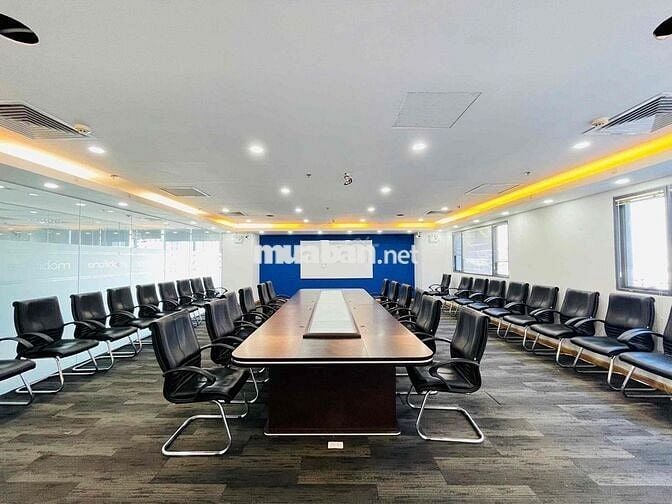 Văn phòng phố Duy Tân. Full nội thất bàn ghế. Diện tích đa dạng .