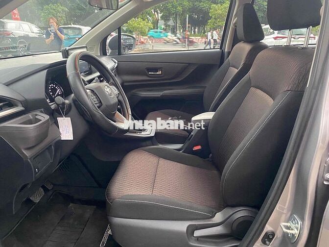 Toyota Avanza Premio 2024 CVT - 4600 km