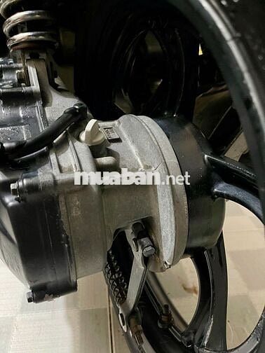 Xe máy Yamaha Luvias màu tím, sản xuất 2011