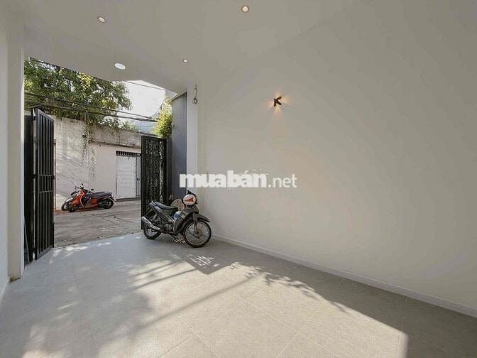 BÁN NHÀ KIỆT Ô TÔ NGUYỄN CÔNG TRỨ