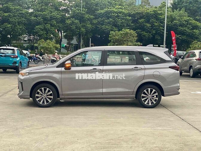 Toyota Avanza Premio 2024 CVT - 4600 km