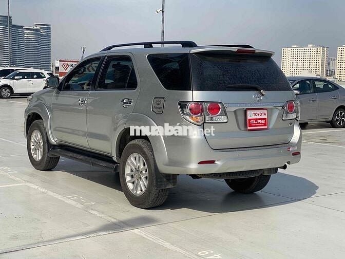 Toyota Fortuner 2014 2.7V 4x2 AT - 127000 km