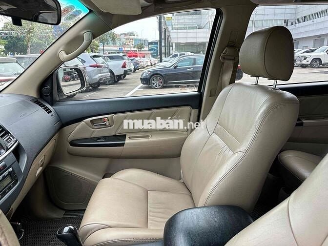 Toyota Fortuner 2014 2.7V 4x2 AT - 7c tự động Xăng