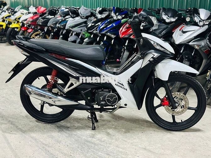 XE MÁYTHANHTÙNG_WAVE RSX FI TRẮNG BIỂN 29 VÀNH ĐÚC