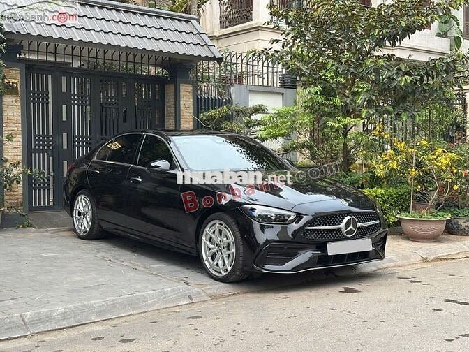 Mercedes Benz C300 AMG 2022 - 1 Tỷ 699 Triệu