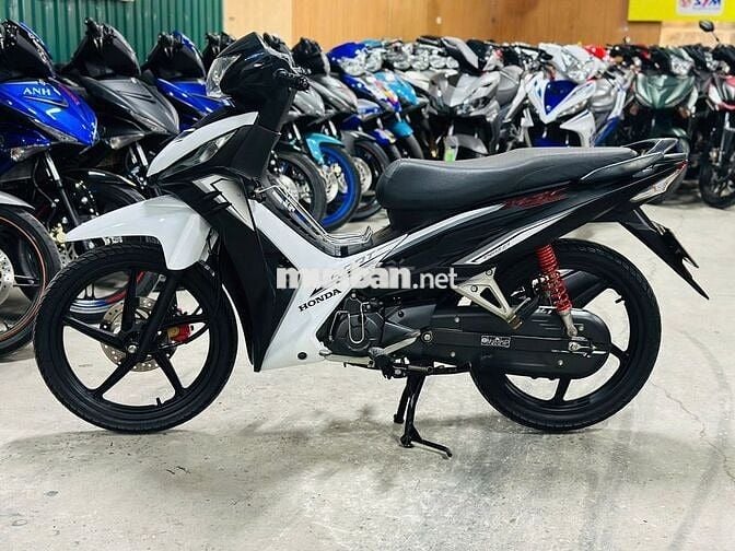 XE MÁYTHANHTÙNG_WAVE RSX FI TRẮNG BIỂN 29 VÀNH ĐÚC