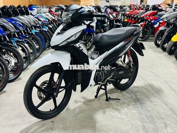 XE MÁYTHANHTÙNG_WAVE RSX FI TRẮNG BIỂN 29 VÀNH ĐÚC