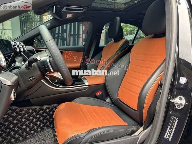 Mercedes Benz C300 AMG 2022 - 1 Tỷ 699 Triệu