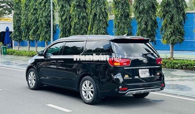 Kia Sedona 2019 Luxury D - 90000 km
