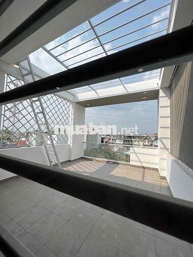 Nhà Mới Xây 100% DT 180m2 1Trệt 2Lầu 3Pn 4Wc Sân Thượng Hẻm Xe Tải
