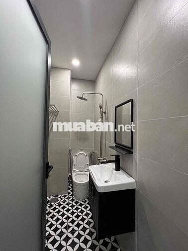 Nhà Mới Xây 100% DT 180m2 1Trệt 2Lầu 3Pn 4Wc Sân Thượng Hẻm Xe Tải