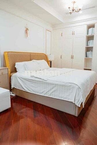 Bán gấp căn hộ 100m2 sổ đỏ rất to 51m2 phố Đại La 3 ngủ 2vs lô góc