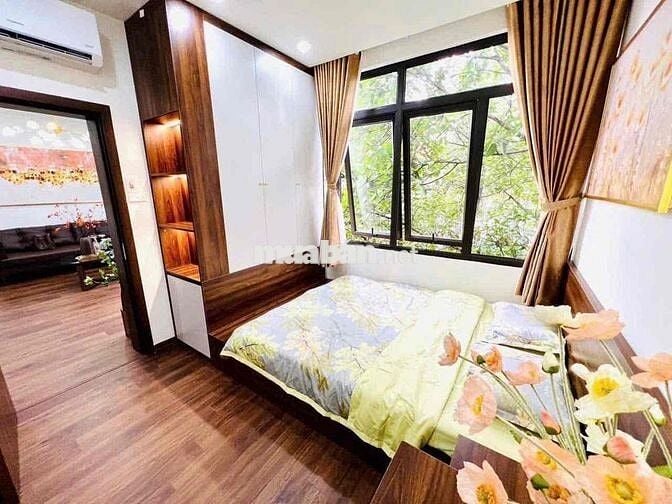 Bán gấp căn hộ 100m2 sổ đỏ rất to 51m2 phố Đại La 3 ngủ 2vs lô góc