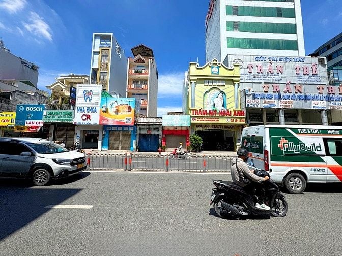  BÁN NHÀ MẶT TIỀN : 358 HOÀNG VĂN THỤ - P. 4 - Q. TÂN BÌNH - TPHCM