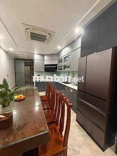 Nhà thang máy Chính chủ cần bán nhà Dương Văn Bé, gần trường cấp 1, 2