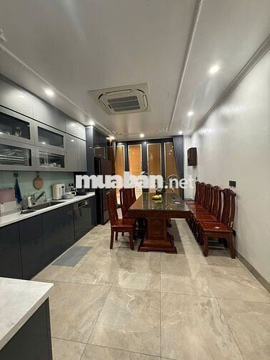 Nhà thang máy Chính chủ cần bán nhà Dương Văn Bé, gần trường cấp 1, 2