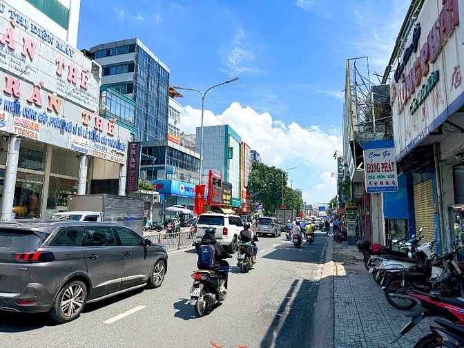  BÁN NHÀ MẶT TIỀN : 358 HOÀNG VĂN THỤ - P. 4 - Q. TÂN BÌNH - TPHCM