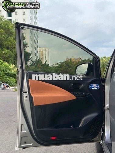 Toyota Innova 2019 2.0E - 140000 km