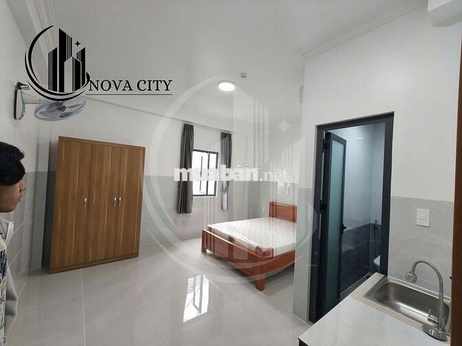 Đúng hình đúng giá Ban công Cửa sổ Sau lưng đại học Văn Hiến