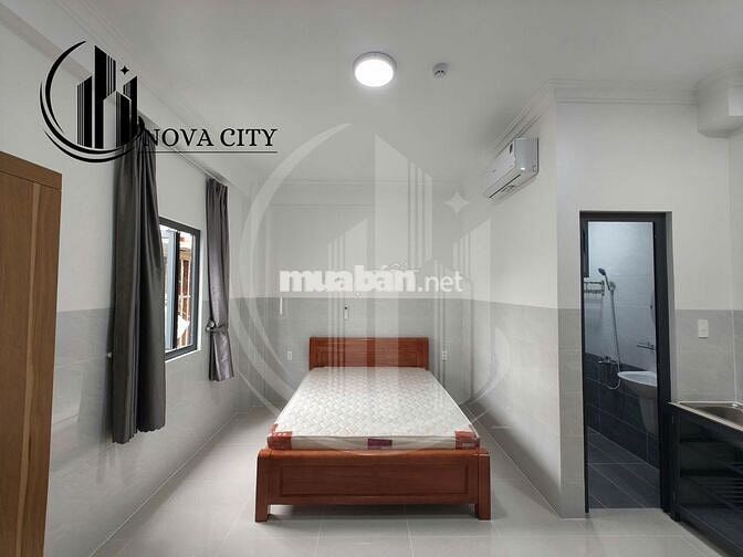 Đúng hình đúng giá Ban công Cửa sổ Sau lưng đại học Văn Hiến