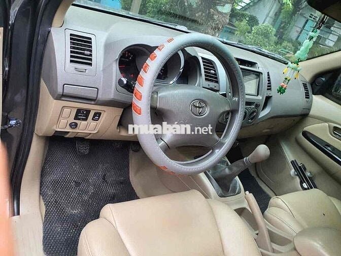 Toyota Fortuner 2017 2.7V 4x4 - 90000 km
