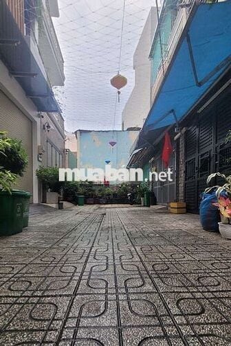 NHÀ ĐẸP HẺM 4M. NGAY BV TÂN PHÚ.  SÁT ĐH VĂN HIẾN. DT: 62m - 4PN, 4WC.