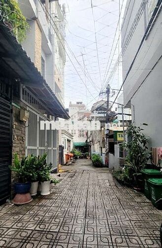 NHÀ ĐẸP HẺM 4M. NGAY BV TÂN PHÚ.  SÁT ĐH VĂN HIẾN. DT: 62m - 4PN, 4WC.