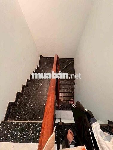 NHÀ 2 LẦU - HẺM 8M THÔNG - ĐƯỜNG TKTQ