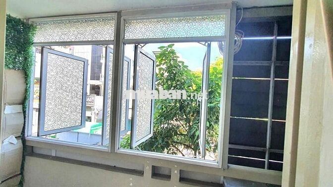 cho thuê phòng tách bếp có ban công ngay Cô Giang Quận 1 gần DH Mở