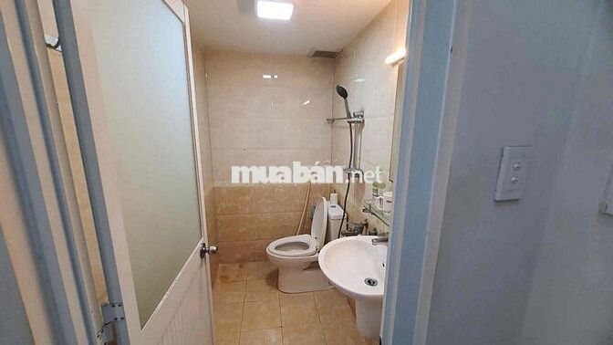 cho thuê phòng tách bếp có ban công ngay Cô Giang Quận 1 gần DH Mở