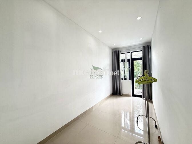 CHO THUÊ NHÀ 4 PHÒNG NGỦ FULL NỘI THẤT KĐT VCN PHƯỚC LONG GIÁ 22 TRIỆU