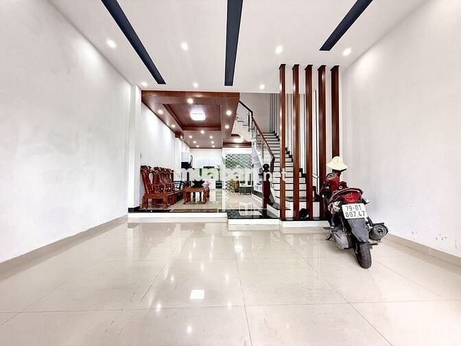 CHO THUÊ NHÀ 4 PHÒNG NGỦ FULL NỘI THẤT KĐT VCN PHƯỚC LONG GIÁ 22 TRIỆU