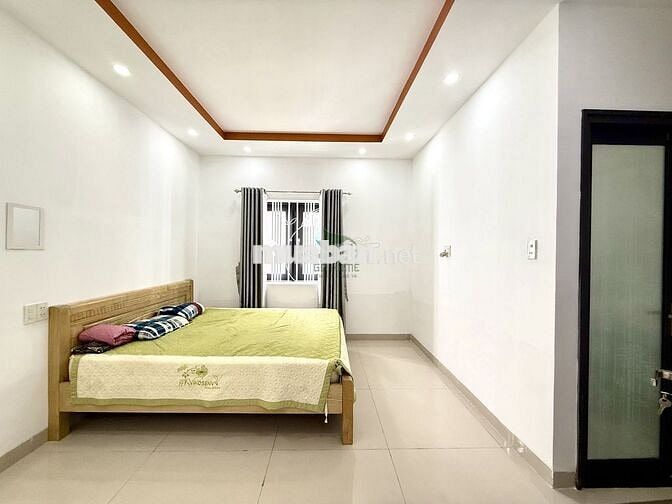CHO THUÊ NHÀ 4 PHÒNG NGỦ FULL NỘI THẤT KĐT VCN PHƯỚC LONG GIÁ 22 TRIỆU