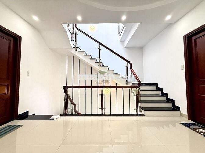 CHO THUÊ NHÀ 4 PHÒNG NGỦ FULL NỘI THẤT KĐT VCN PHƯỚC LONG GIÁ 22 TRIỆU