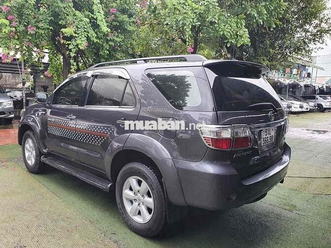 Toyota Fortuner 2017 2.7V 4x4 - 90000 km