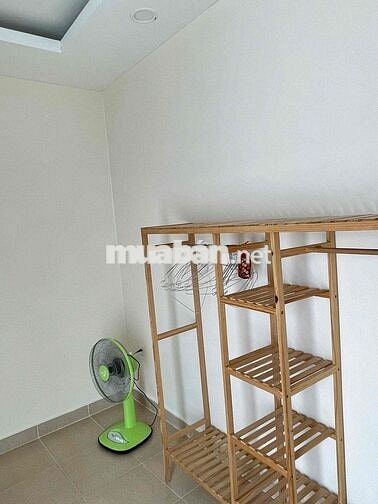 phòng ban công cho thuê giá rẻ ngay trung tâm gần DH Mở quận 1