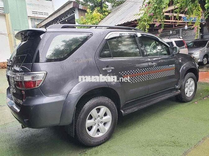 Toyota Fortuner 2017 2.7V 4x4 - 90000 km
