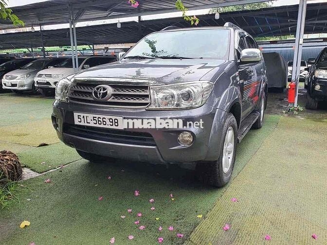 Toyota Fortuner 2017 2.7V 4x4 - 90000 km