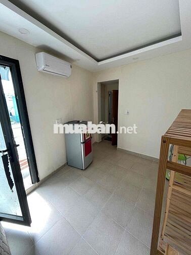 phòng ban công cho thuê giá rẻ ngay trung tâm gần DH Mở quận 1