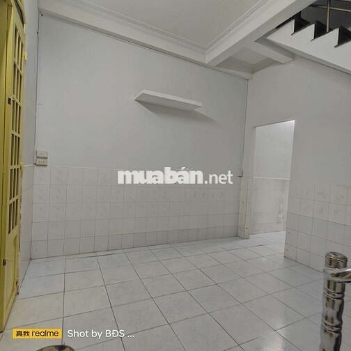 Nhà 1trệt 1lầu có 2pn 1wc gần Đh Luật - Cầu Ông Dầu 6triệu