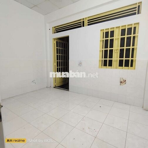 Nhà 1trệt 1lầu có 2pn 1wc gần Đh Luật - Cầu Ông Dầu 6triệu