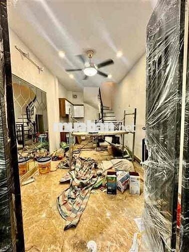Nhà mới ở ngay Thịnh Hào - 20m2 , MT 3,2m - ngõ thông ,2 thoáng