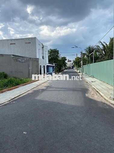 Đất MT KD sau lưng Trường Nguyễn Văn Thệ TX24