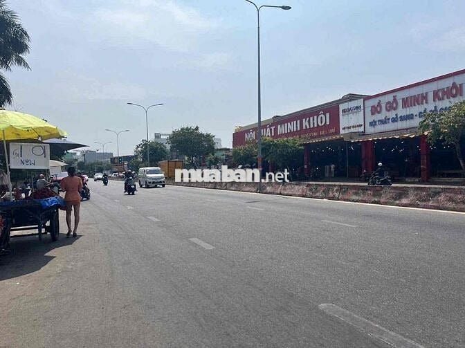 Kho Xưởng 700m2 Ngay Lê Trọng Tấn. Điện 3Pha, Đường Tải 10 Tấn