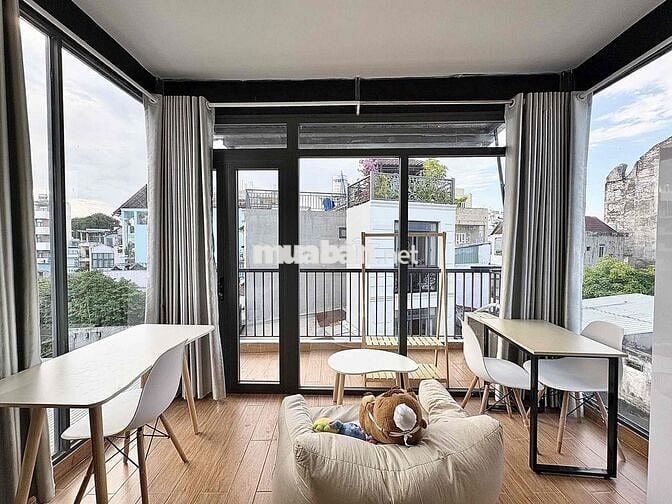 Duplex cự xịn có ban công - Gần ngã 4 Hàng Xanh