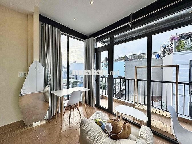 Duplex cự xịn có ban công - Gần ngã 4 Hàng Xanh